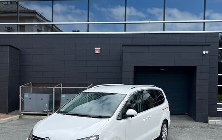Volkswagen Sharan II, 2011 год, 1 300 000 рублей, 3 фотография