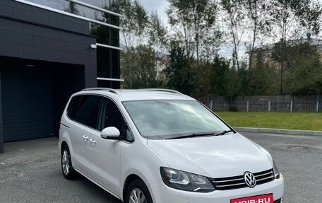 Volkswagen Sharan II, 2011 год, 1 300 000 рублей, 1 фотография