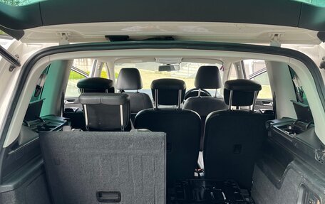 Volkswagen Sharan II, 2011 год, 1 300 000 рублей, 20 фотография
