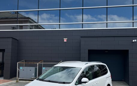Volkswagen Sharan II, 2011 год, 1 300 000 рублей, 26 фотография