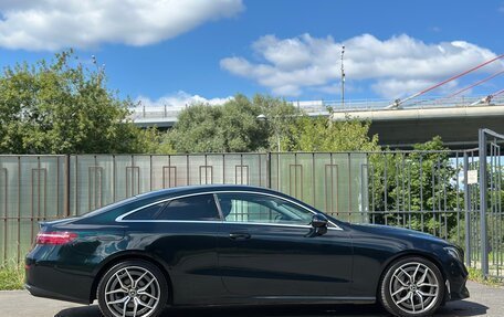 Mercedes-Benz E-Класс, 2018 год, 3 400 000 рублей, 4 фотография