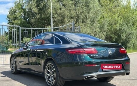 Mercedes-Benz E-Класс, 2018 год, 3 400 000 рублей, 6 фотография