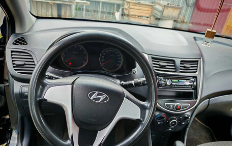 Hyundai Solaris II рестайлинг, 2011 год, 578 000 рублей, 12 фотография