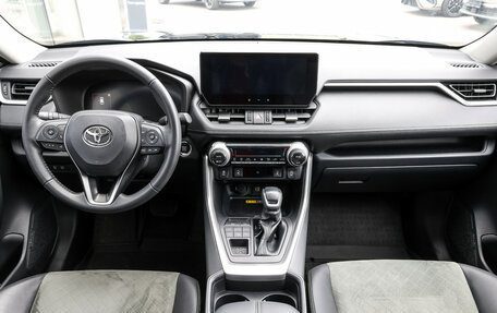 Toyota RAV4, 2024 год, 3 749 000 рублей, 13 фотография