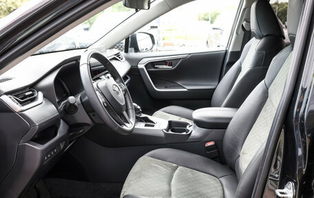 Toyota RAV4, 2024 год, 3 749 000 рублей, 15 фотография