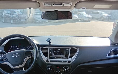 Hyundai Solaris II рестайлинг, 2019 год, 950 000 рублей, 3 фотография