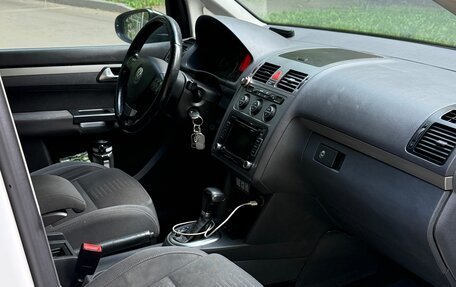 Volkswagen Touran III, 2009 год, 600 000 рублей, 7 фотография