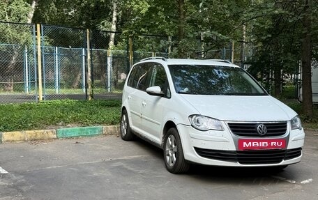 Volkswagen Touran III, 2009 год, 600 000 рублей, 8 фотография