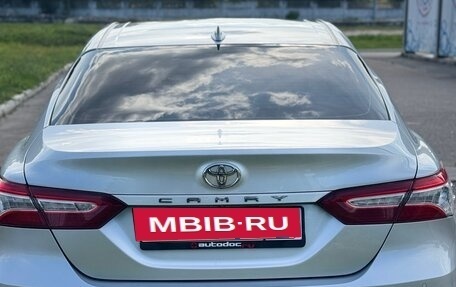 Toyota Camry, 2019 год, 2 900 000 рублей, 10 фотография