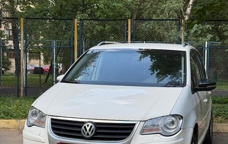 Volkswagen Touran III, 2009 год, 600 000 рублей, 10 фотография