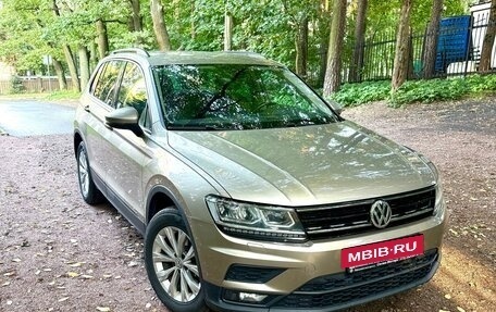 Volkswagen Tiguan II, 2019 год, 2 300 000 рублей, 2 фотография