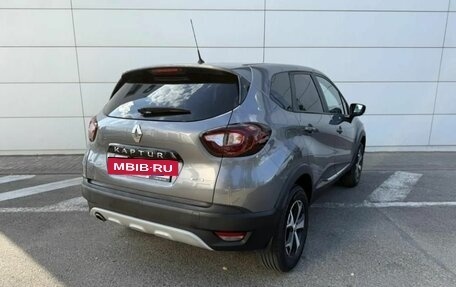 Renault Kaptur I рестайлинг, 2017 год, 1 590 000 рублей, 4 фотография