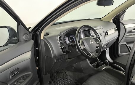 Mitsubishi Outlander III рестайлинг 3, 2013 год, 1 325 000 рублей, 8 фотография