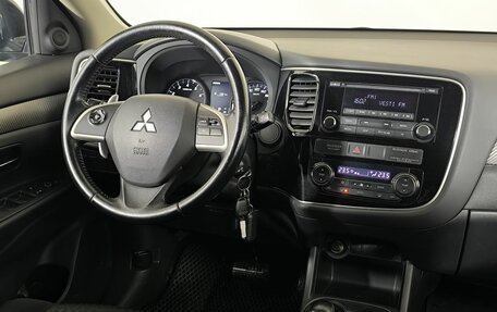 Mitsubishi Outlander III рестайлинг 3, 2013 год, 1 325 000 рублей, 10 фотография