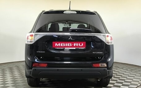 Mitsubishi Outlander III рестайлинг 3, 2013 год, 1 325 000 рублей, 5 фотография
