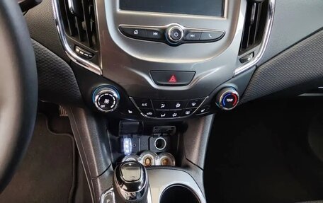 Chevrolet Cruze II, 2017 год, 1 120 000 рублей, 4 фотография