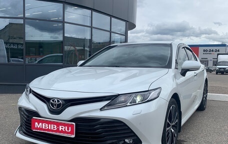 Toyota Camry, 2020 год, 3 300 000 рублей, 1 фотография