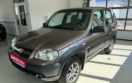 Chevrolet Niva I рестайлинг, 2019 год, 750 000 рублей, 1 фотография