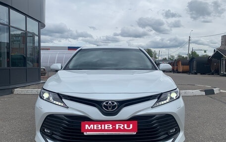 Toyota Camry, 2020 год, 3 300 000 рублей, 3 фотография