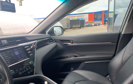 Toyota Camry, 2020 год, 3 300 000 рублей, 8 фотография