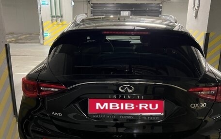 Infiniti QX30, 2017 год, 2 650 000 рублей, 4 фотография