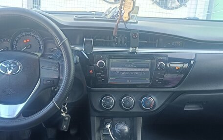 Toyota Corolla, 2013 год, 910 000 рублей, 4 фотография