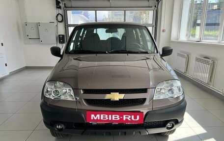 Chevrolet Niva I рестайлинг, 2019 год, 750 000 рублей, 2 фотография