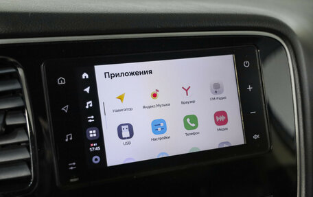 Mitsubishi Outlander III рестайлинг 3, 2020 год, 2 049 000 рублей, 14 фотография