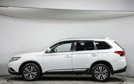 Mitsubishi Outlander III рестайлинг 3, 2020 год, 2 049 000 рублей, 8 фотография