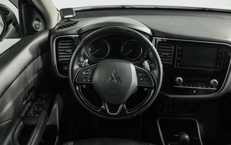 Mitsubishi Outlander III рестайлинг 3, 2020 год, 2 049 000 рублей, 11 фотография