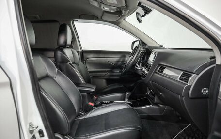 Mitsubishi Outlander III рестайлинг 3, 2020 год, 2 049 000 рублей, 24 фотография