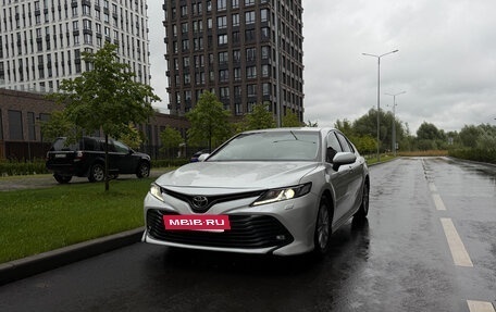 Toyota Camry, 2018 год, 2 390 000 рублей, 4 фотография