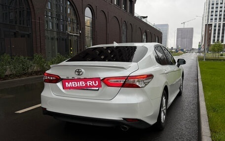 Toyota Camry, 2018 год, 2 390 000 рублей, 6 фотография