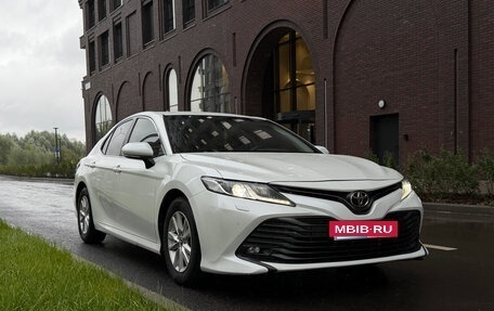 Toyota Camry, 2018 год, 2 390 000 рублей, 13 фотография