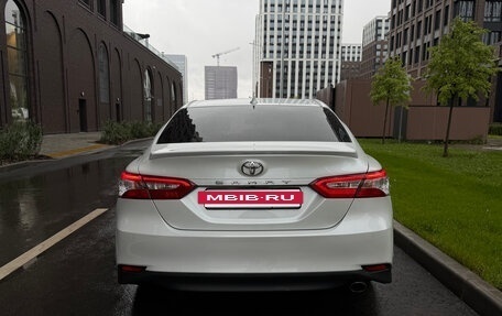 Toyota Camry, 2018 год, 2 390 000 рублей, 7 фотография
