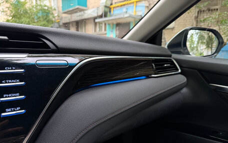 Toyota Camry, 2018 год, 2 390 000 рублей, 20 фотография