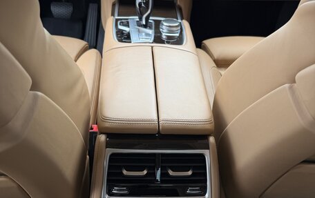 BMW 7 серия, 2016 год, 4 000 000 рублей, 10 фотография