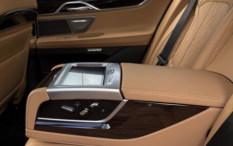 BMW 7 серия, 2016 год, 4 000 000 рублей, 32 фотография