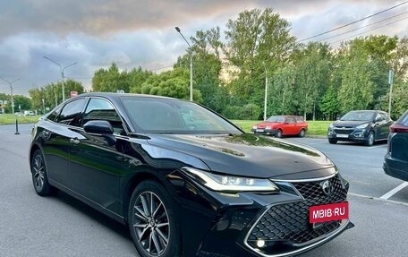 Toyota Avalon, 2022 год, 3 360 000 рублей, 5 фотография