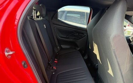 Toyota Yaris, 2021 год, 699 776 рублей, 13 фотография