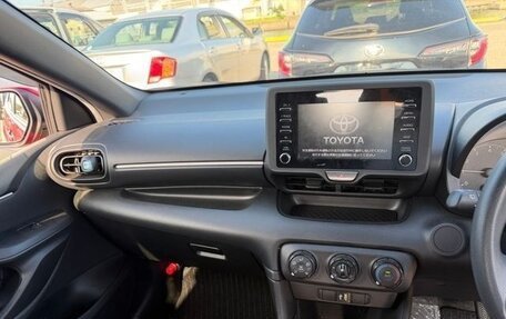 Toyota Yaris, 2021 год, 699 776 рублей, 11 фотография