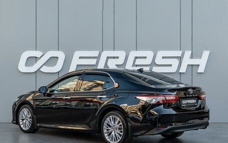 Toyota Camry, 2020 год, 3 280 000 рублей, 2 фотография