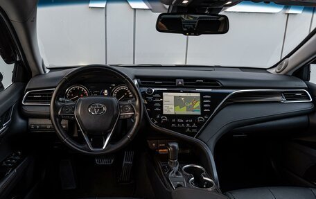 Toyota Camry, 2020 год, 3 280 000 рублей, 6 фотография