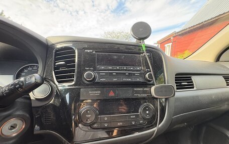 Mitsubishi Outlander III рестайлинг 3, 2012 год, 880 000 рублей, 4 фотография
