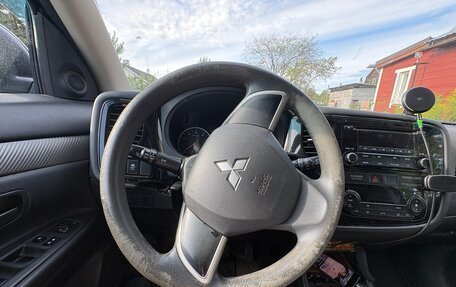 Mitsubishi Outlander III рестайлинг 3, 2012 год, 880 000 рублей, 6 фотография