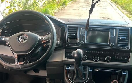 Volkswagen Multivan T6 рестайлинг, 2016 год, 3 920 000 рублей, 11 фотография