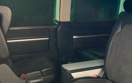 Volkswagen Multivan T6 рестайлинг, 2016 год, 3 920 000 рублей, 15 фотография