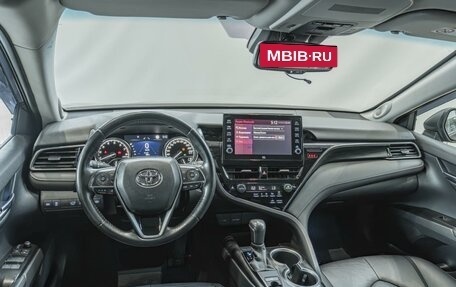 Toyota Camry, 2021 год, 2 720 000 рублей, 10 фотография