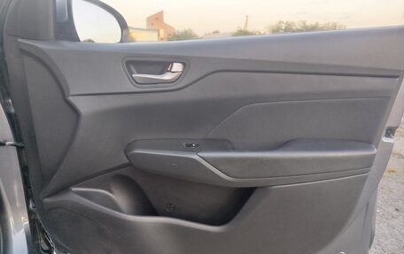 Hyundai Solaris II рестайлинг, 2017 год, 1 050 000 рублей, 6 фотография
