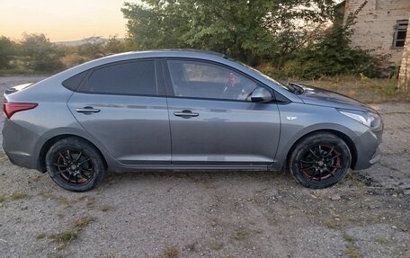 Hyundai Solaris II рестайлинг, 2017 год, 1 050 000 рублей, 8 фотография